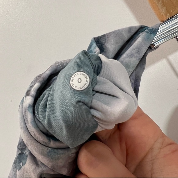 Lululemon Align Super High-Rise Pant 25”
Kaleidofloral Multi size 0 - Picture 5 of 11